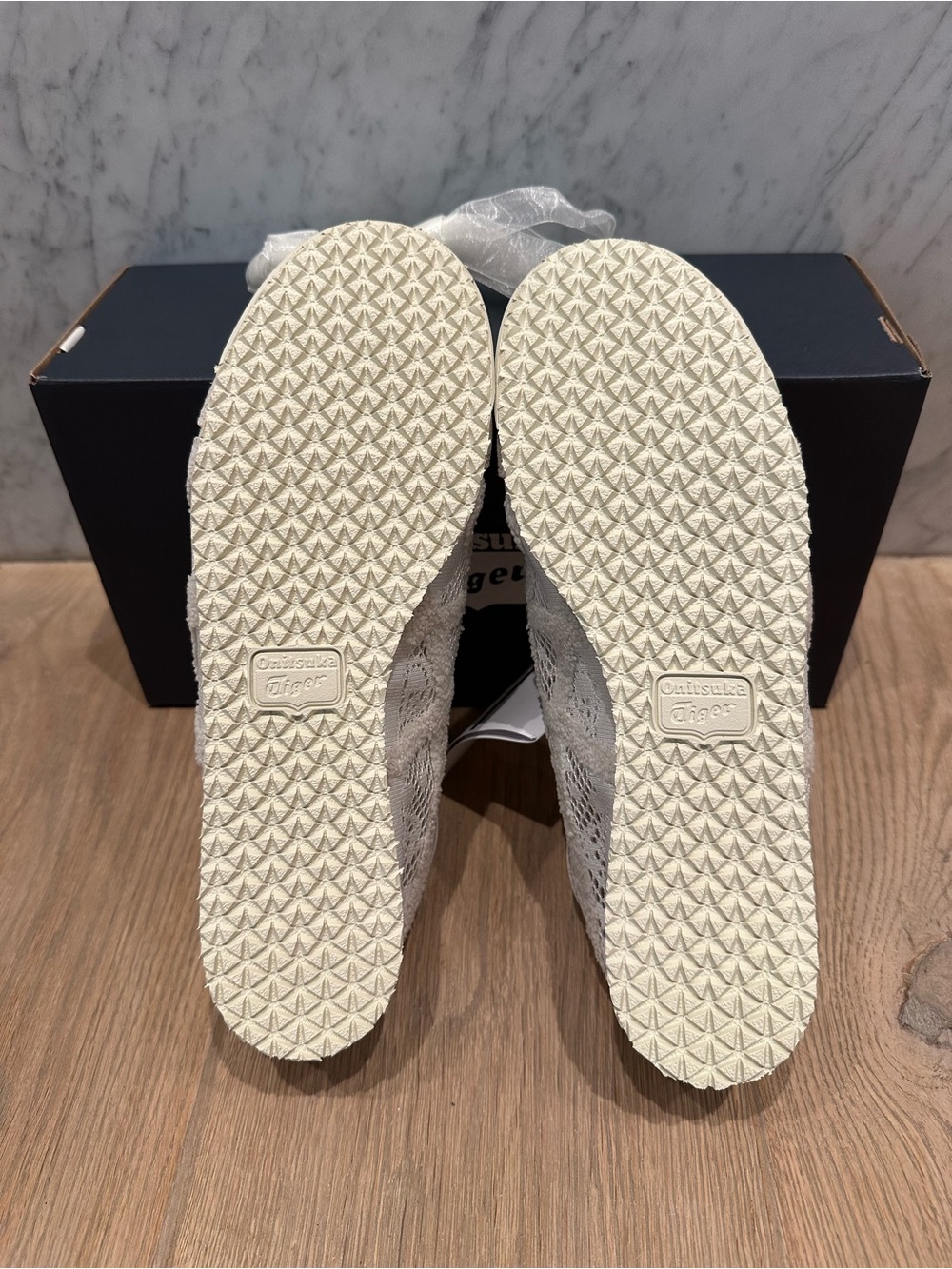 NWT Onitsuka Tiger Mexico 66 Lace Sneakers in Birch - Picture 9 of 14